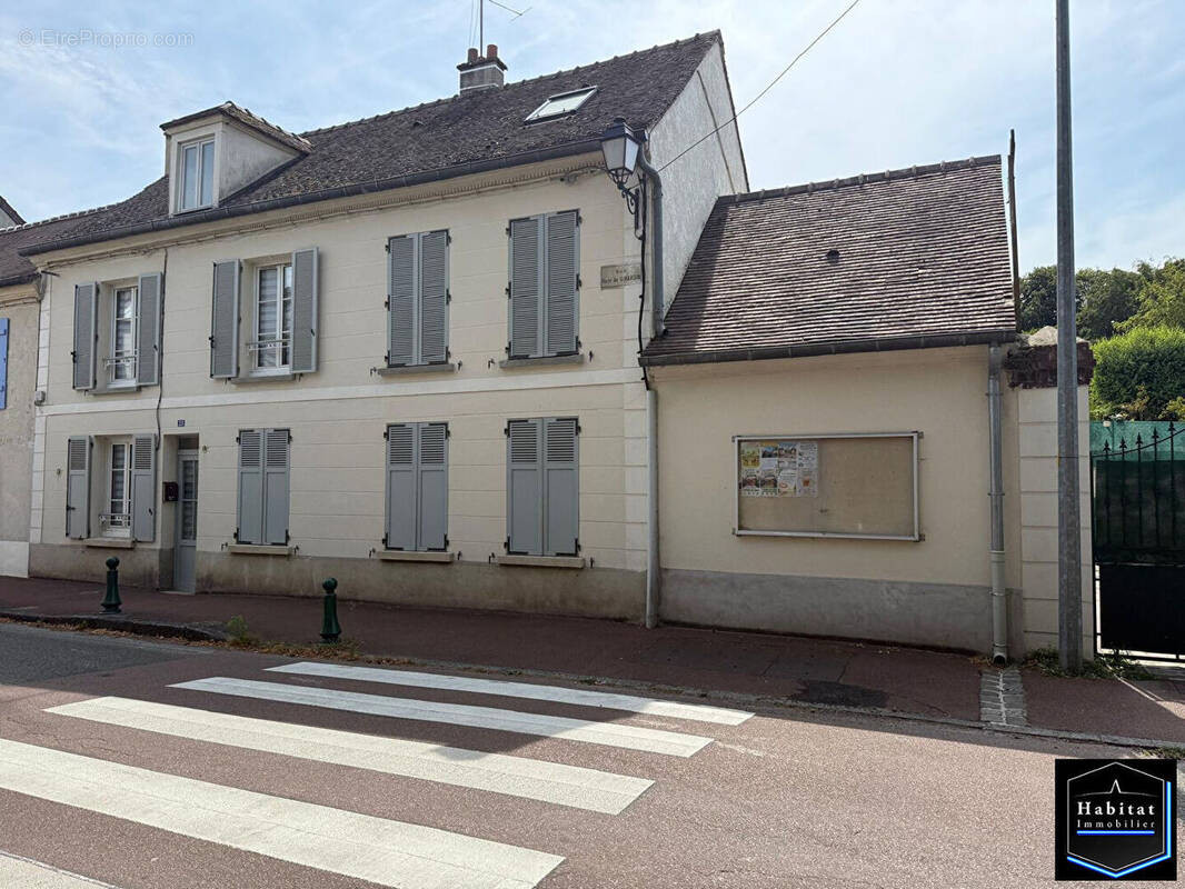 Maison à ERMENONVILLE