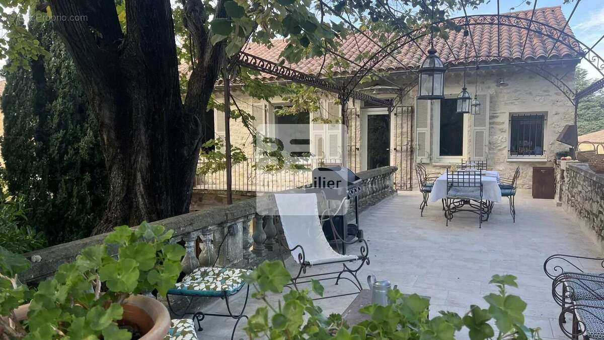 Maison à SAINT-VICTOR-LA-COSTE