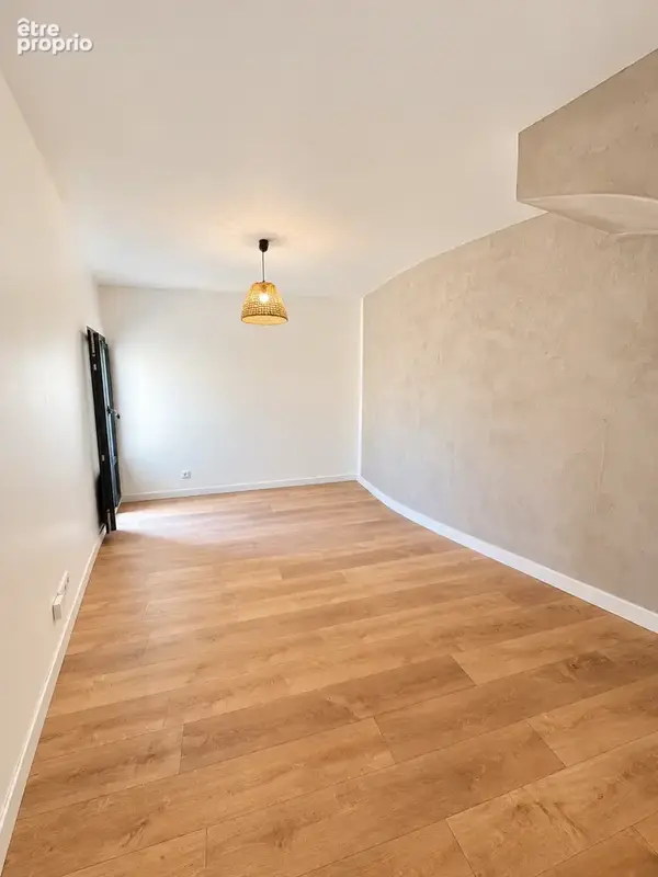 Maison de village 90 m2 appartement T3 + studio - photo 3