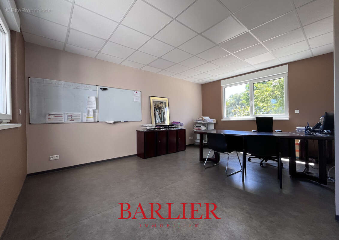 Bureaux de 200m2 et entrepôts de 200m2 - photo 7