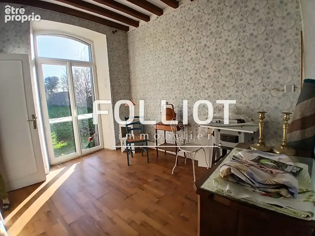 A vendre - Coup de coeur assuré pour cet ancien presbytère plein d'authenticité - photo 6