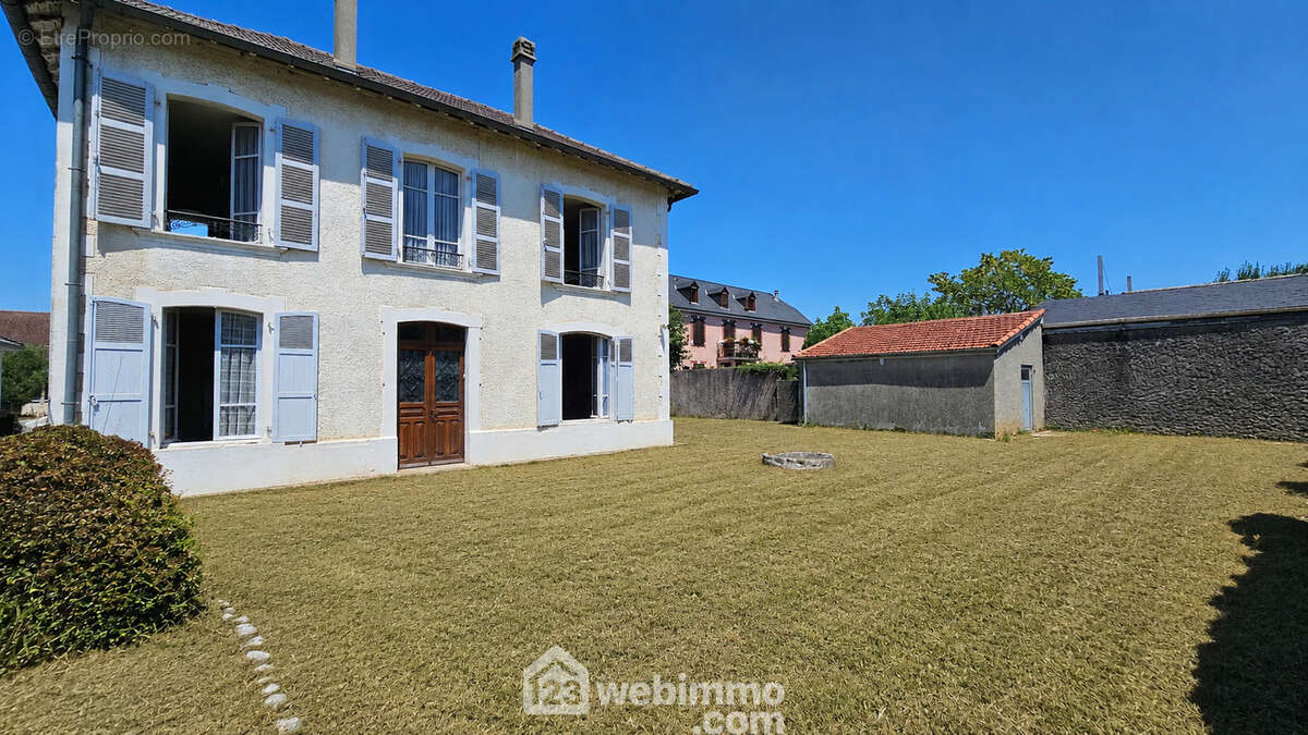 Maison 104 m² à Boeil-Bezing  - photo 2