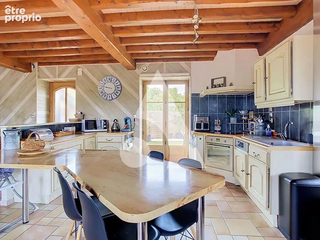 Maison de village de caractère avec terrasse et grand garage - photo 2
