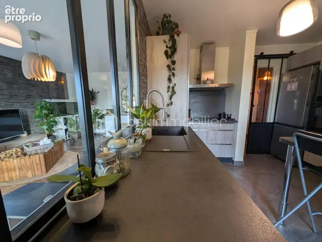 Appartement lumineux avec loggias, box et tennis privatif - photo 7