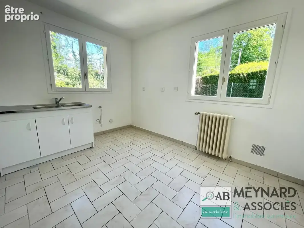 Maison indépendante à vendre - 3 chambres- sous-sol - garage-jardin 515m2 - photo 3