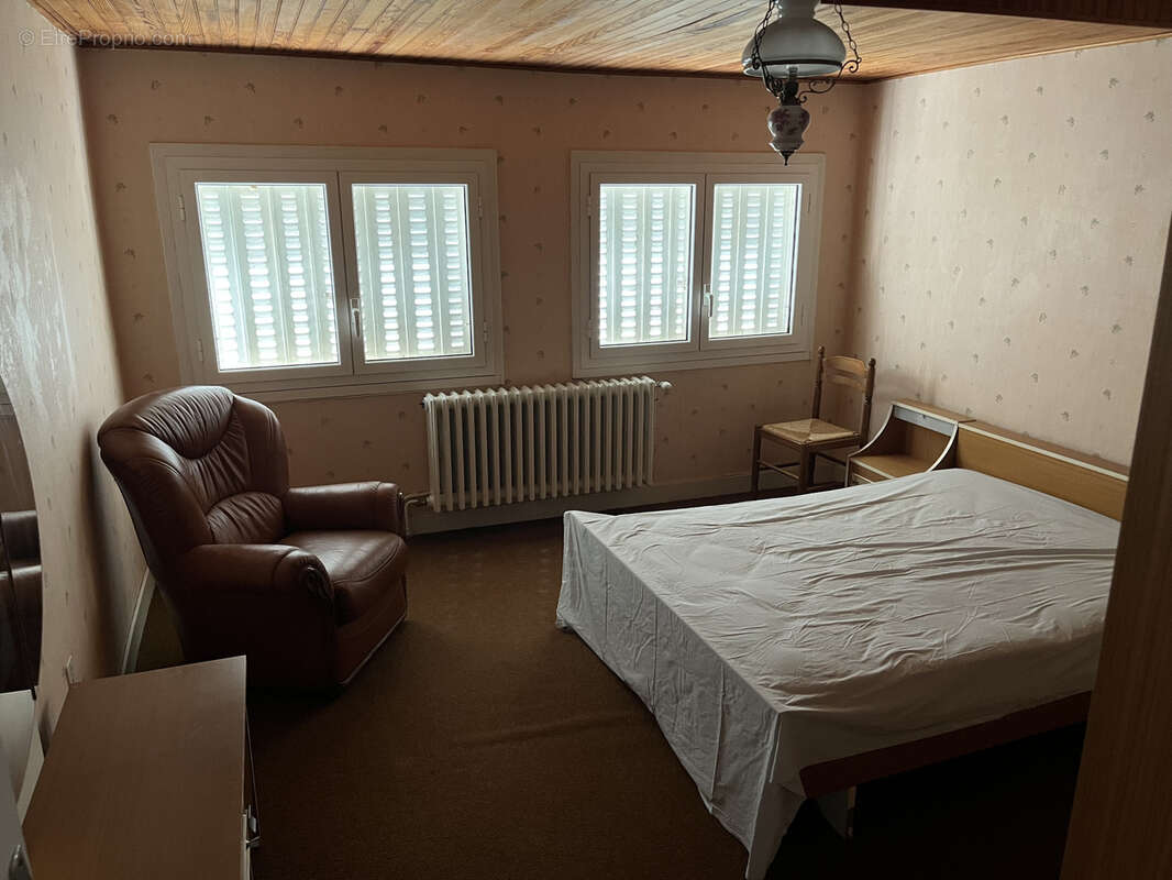 Maison à ANGLARDS-DE-SALERS