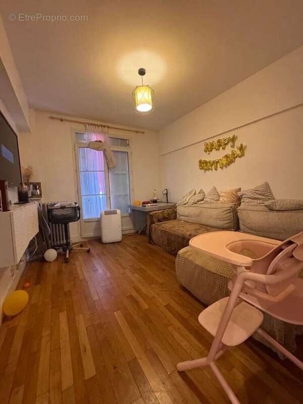 Appartement à NEUILLY-SUR-SEINE