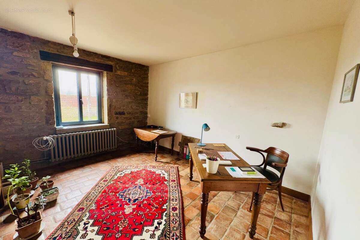 Maison à PRECY-SOUS-THIL