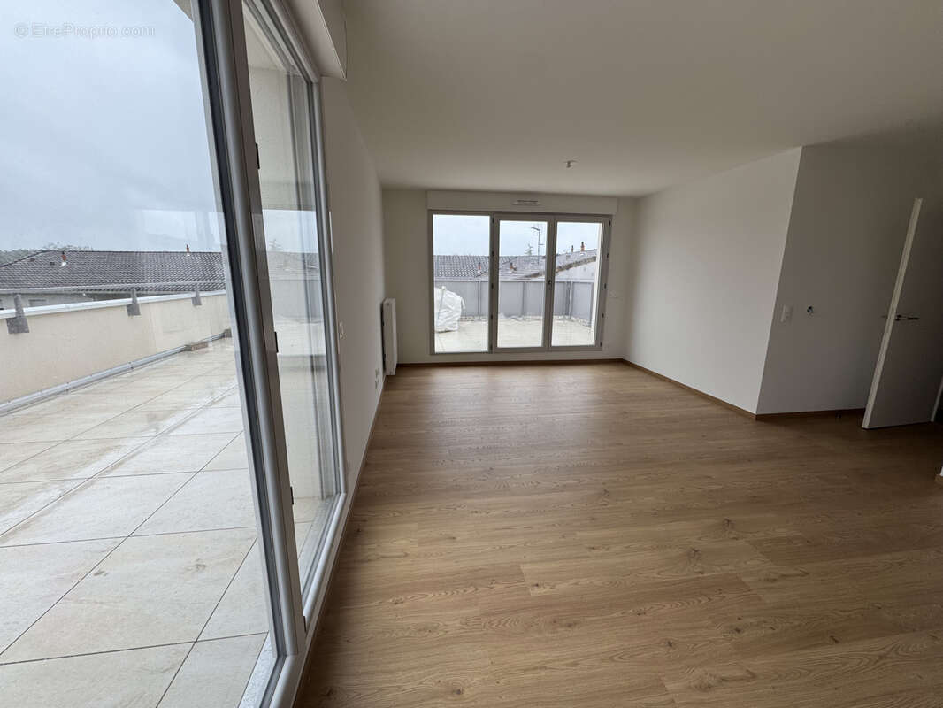 Terrasse XXL de 114 m2   Triple exposition   Vue dégagée sans vis-à-vis - photo 6