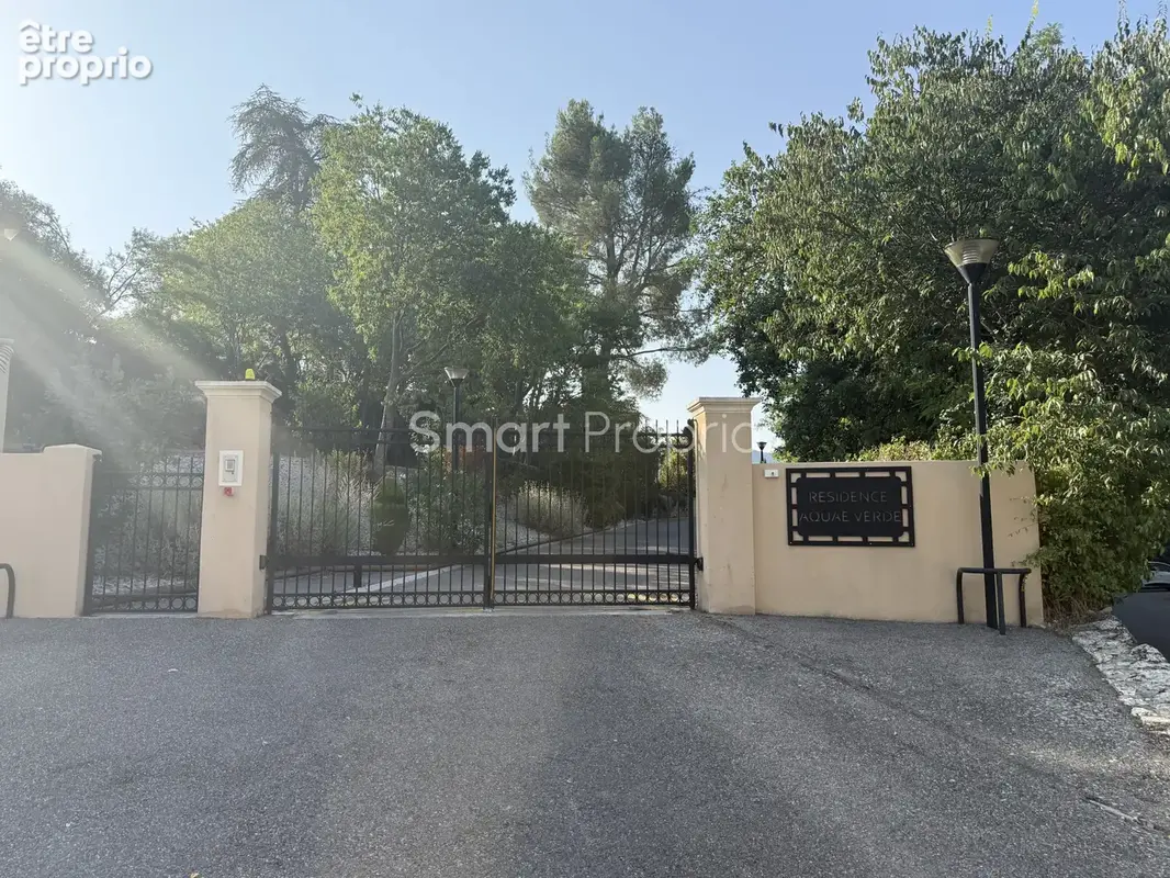 Belle villa avec piscine secteur très calme et sécurisé avec vue sur le Verdon. - photo 11