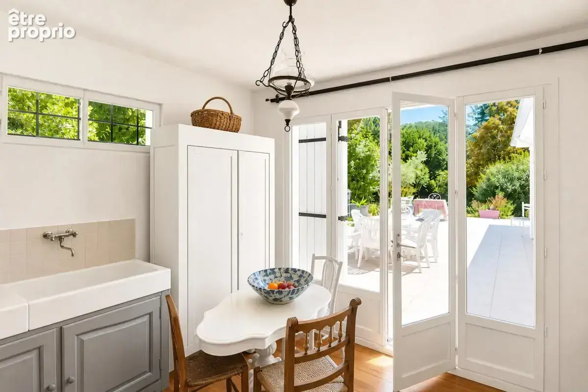Maison de 7 pièces de 135 m² à Malataverne - photo 10