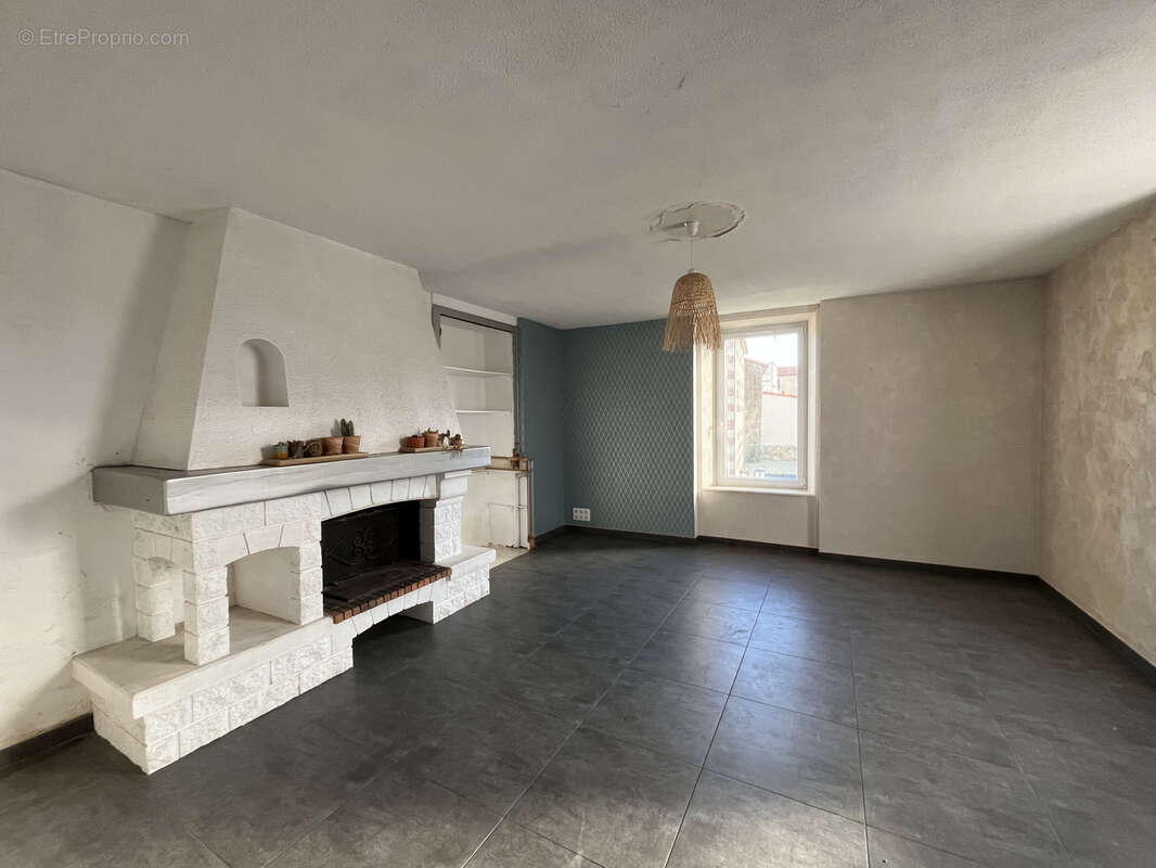 Maison à LA MEILLERAIE-TILLAY