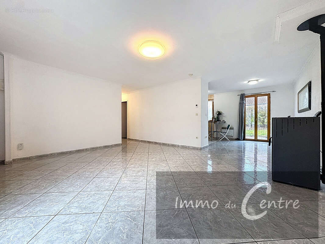 Maison à MONTMIRAIL