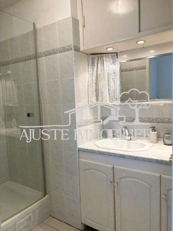 Appartement à MARSEILLE-4E