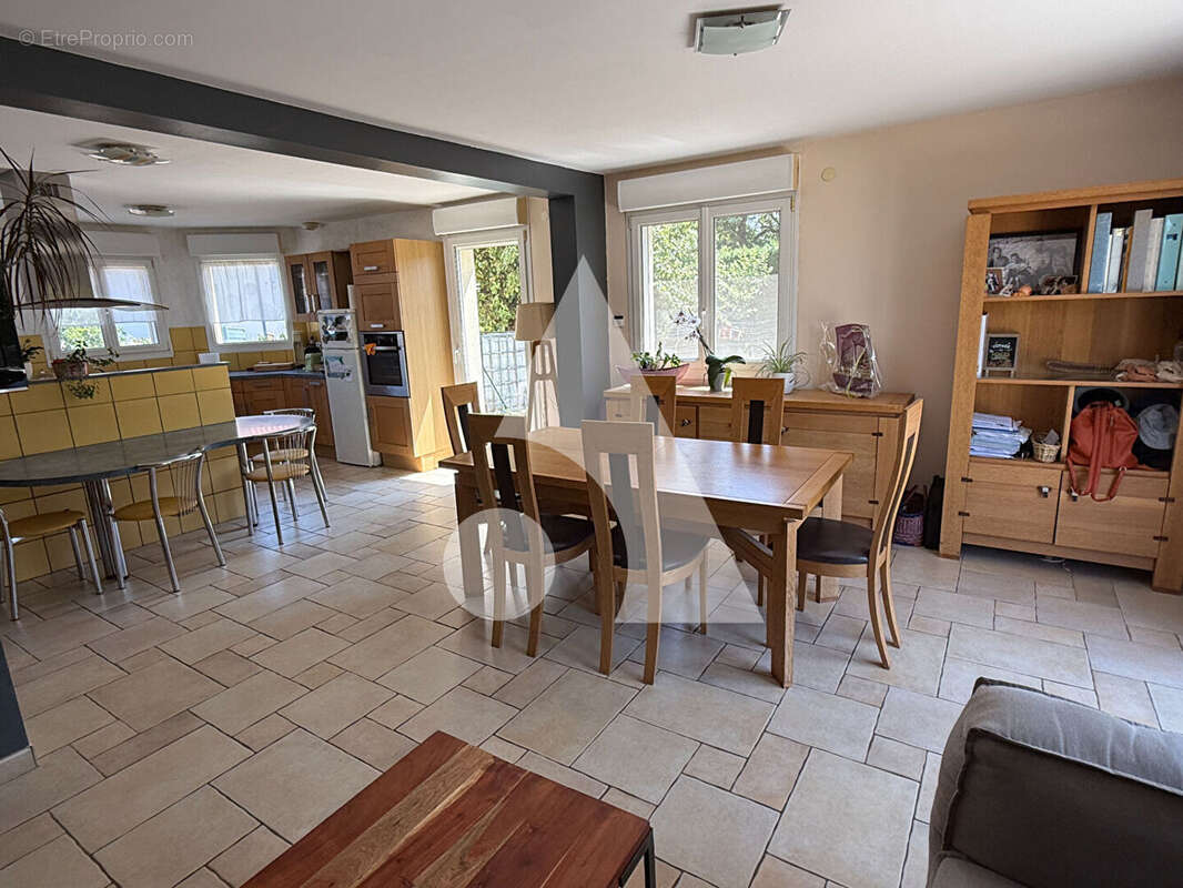 Maison Saint Dizier L Eveque 6 pièce(s) 122.63 m2 - photo 2