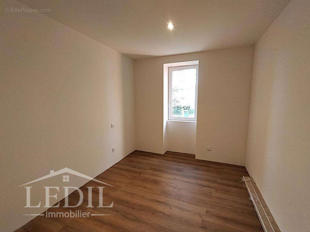 Maison à VIC-FEZENSAC