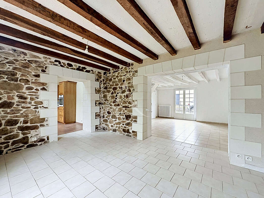 Maison à BRISSAC-QUINCE