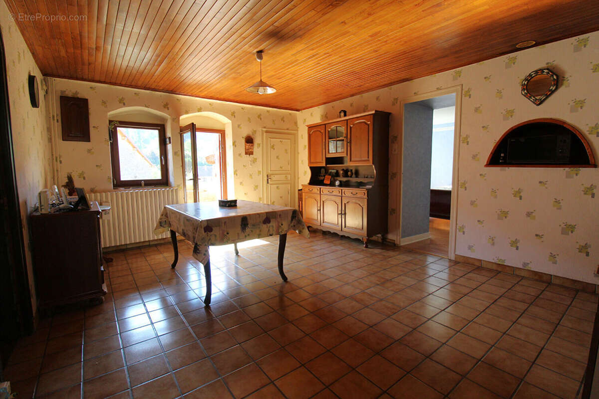 Maison de village et ses dépendances. - photo 3