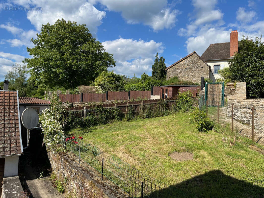 Maison à JUMILHAC-LE-GRAND