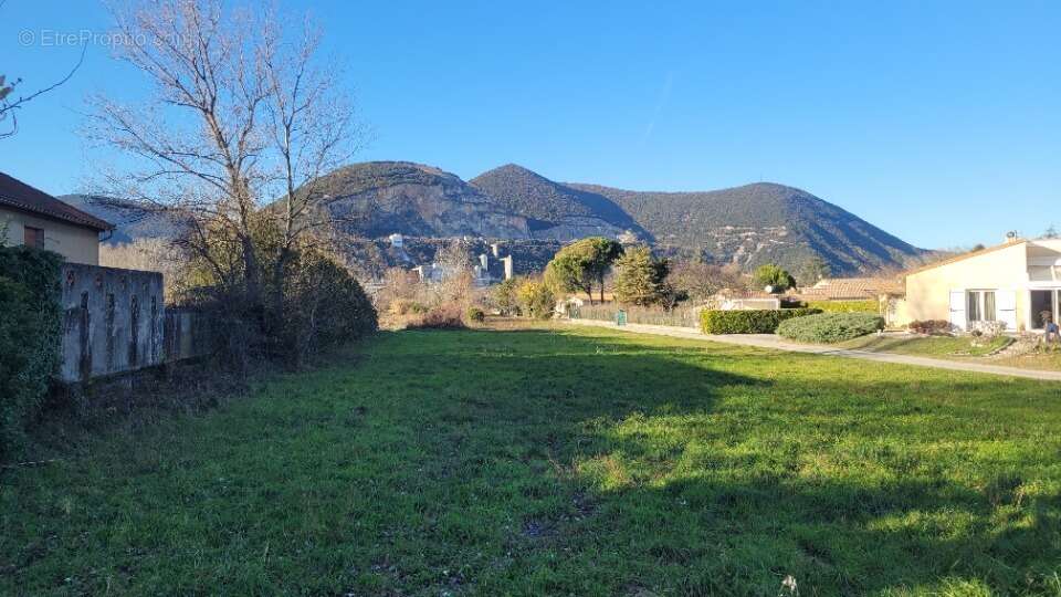 Terrain 400 m² à Cruas  - photo 2