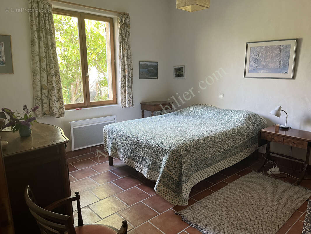 Villa de plain pied avec grand jardin - photo 6