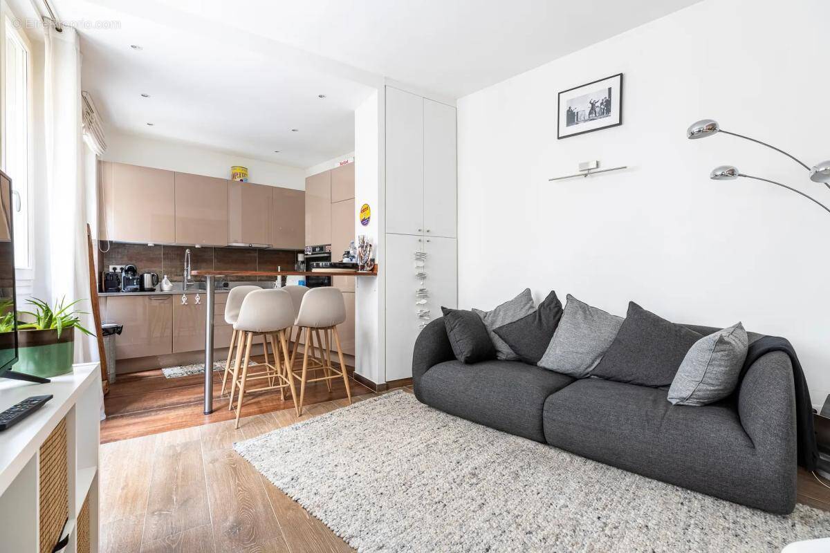 Appartement à PARIS-7E