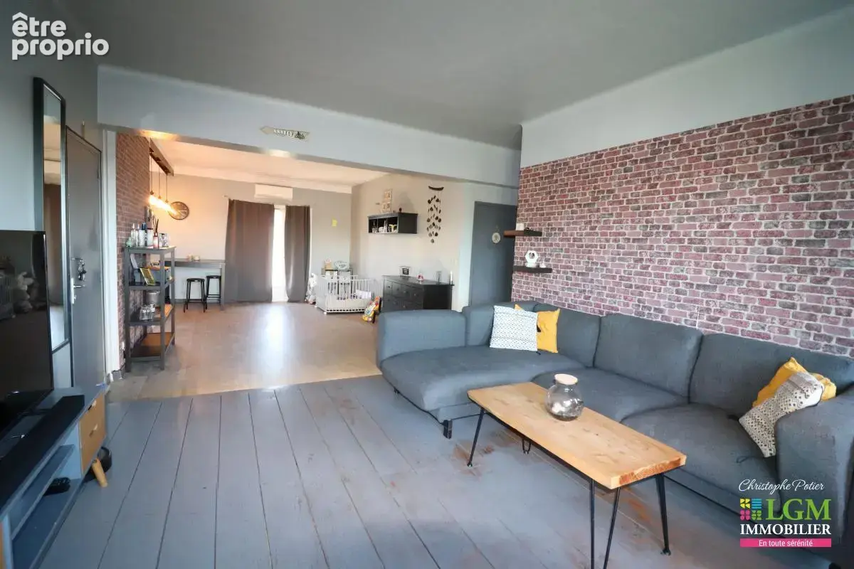 CARPENTRAS (84) - Superbe appartement rénové avec terrasse de 49 m² et vue panoramique - photo 3