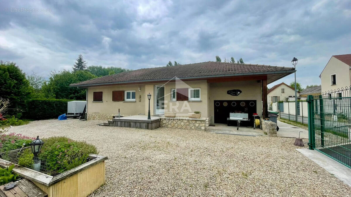 Maison à MORIGNY-CHAMPIGNY