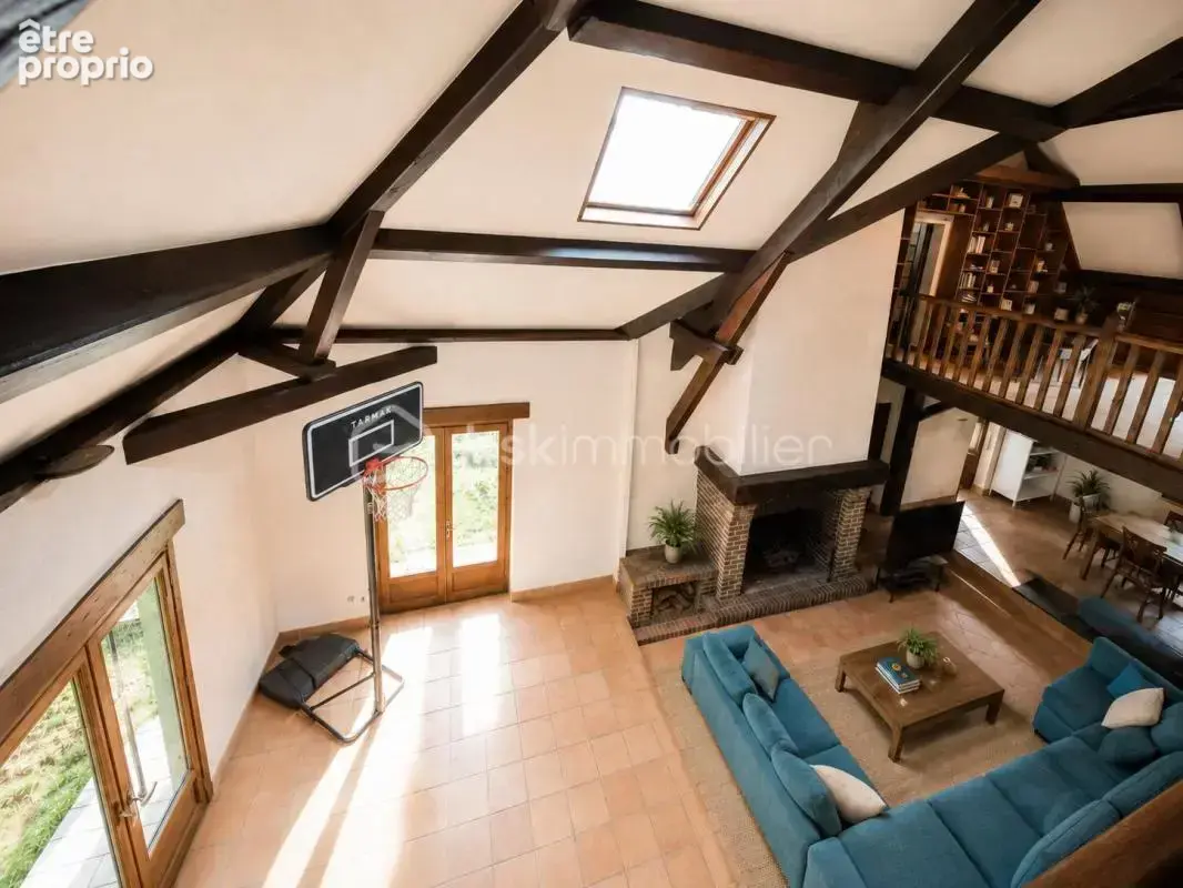 Une demeure de charme aux volumes rares, nichée dans un écrin de verdure de 7 300 m², 9 chambres, deux salles d'eau, une salle d - photo 6