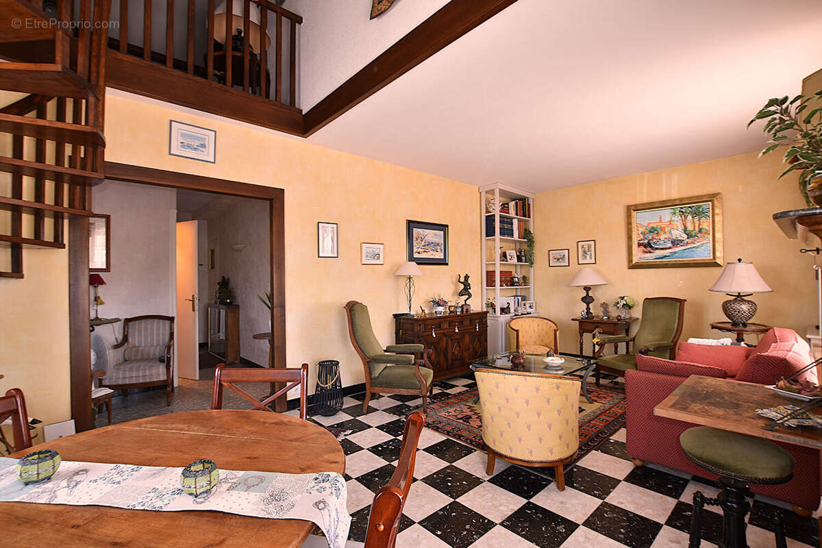 Maison 5  chambres, piscine garage et pool house - photo 3