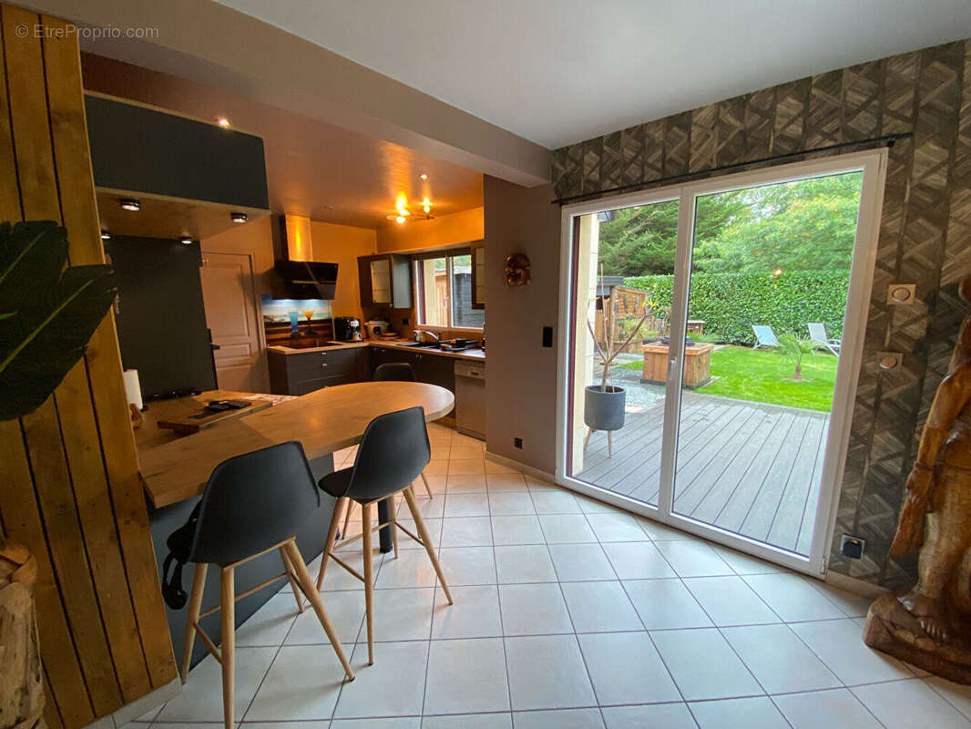 Maison à JUGON-LES-LACS