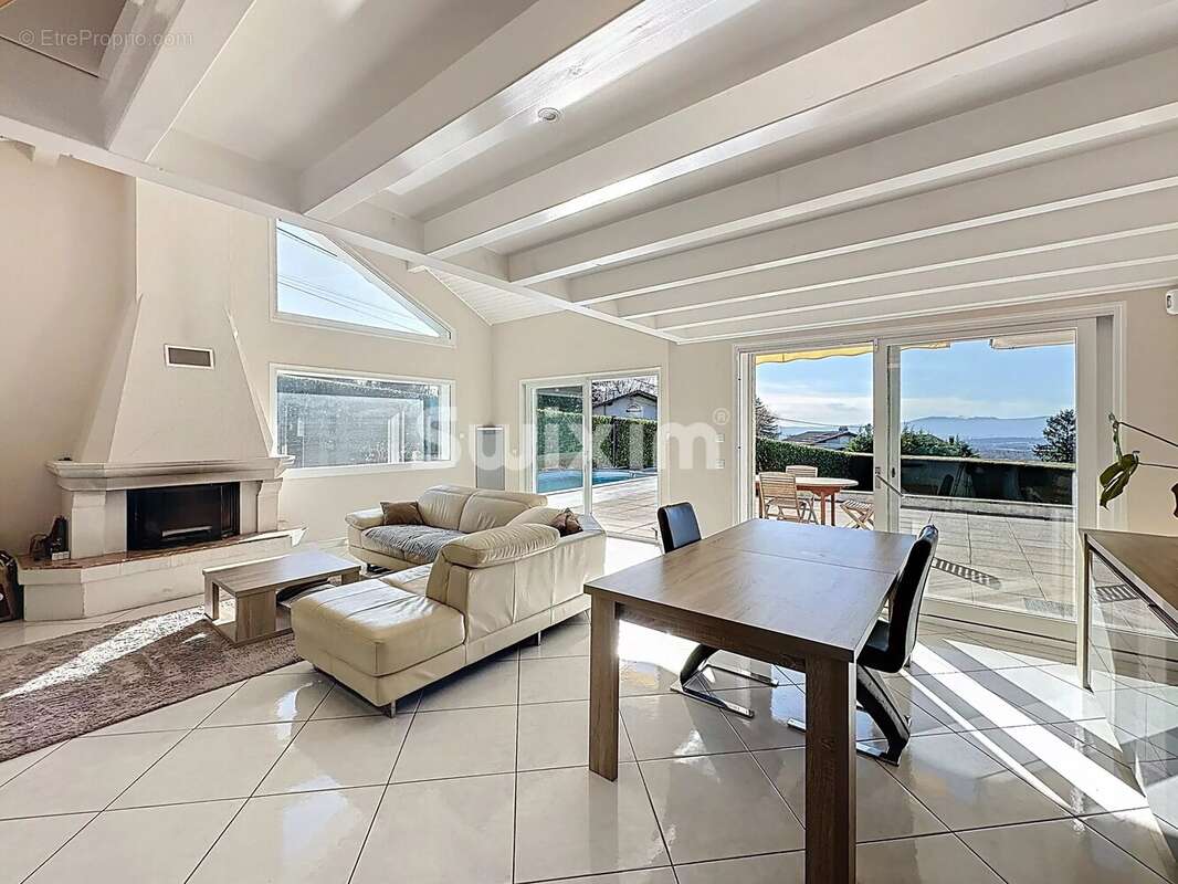 Maison à SAINT-CERGUES