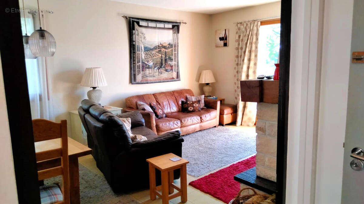 SALON - Maison à PRESSAC