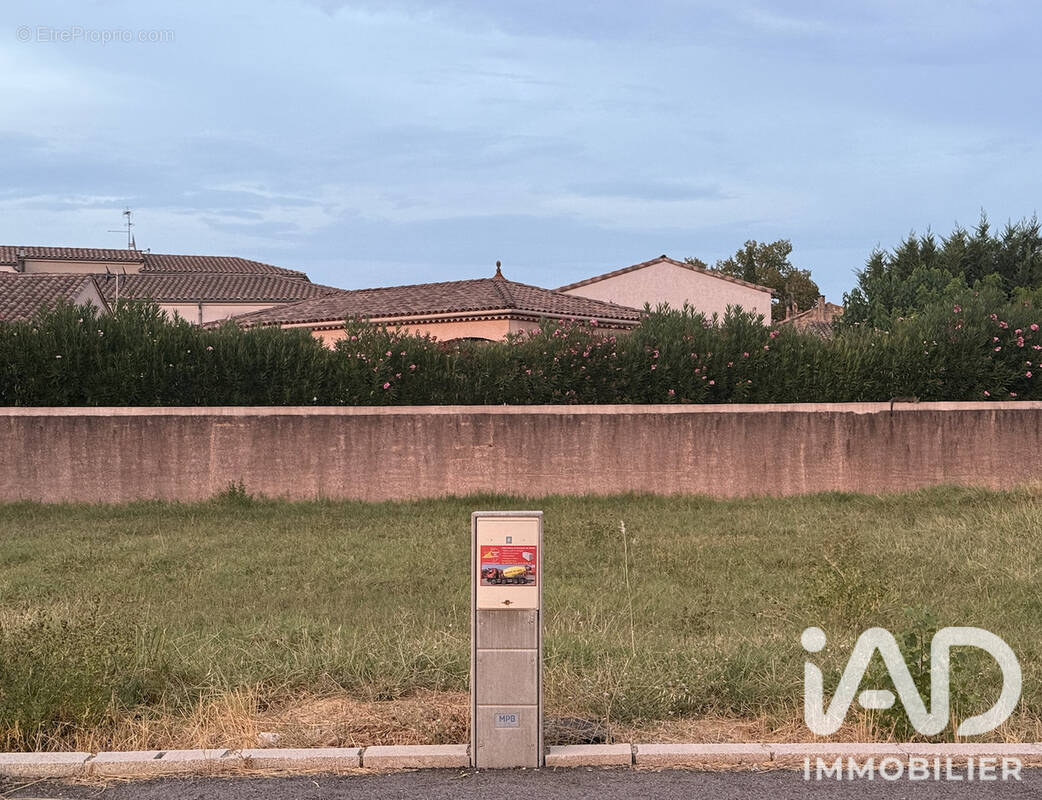Photo 1 - Terrain à SAINT-CHAPTES