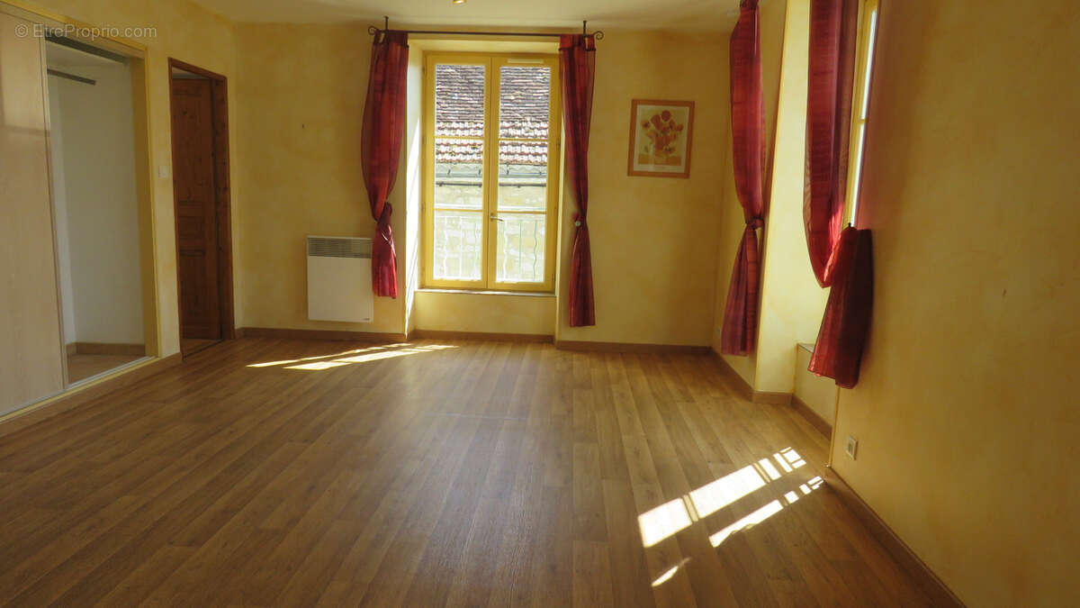 Appartement à EXCIDEUIL