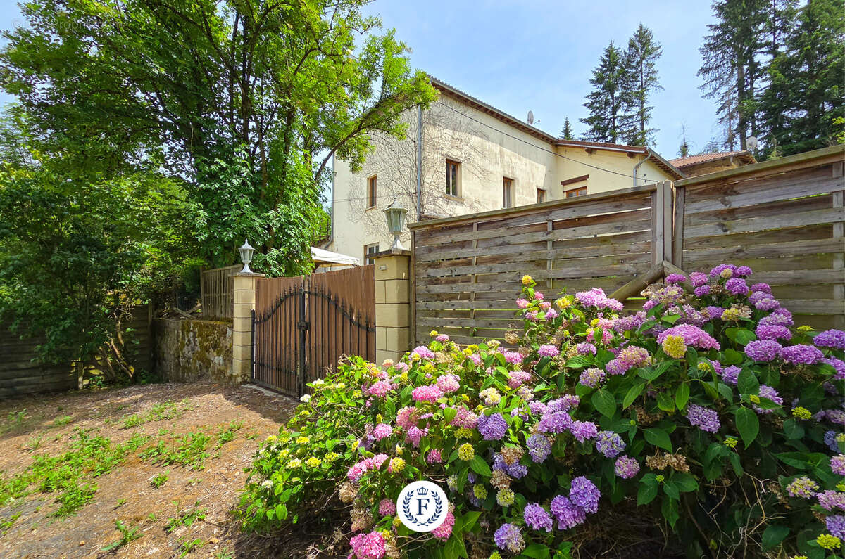 Maison à OUROUX