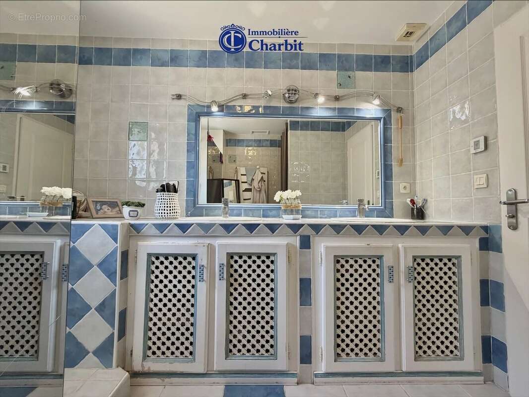 Maison avec piscine et double garage - photo 16