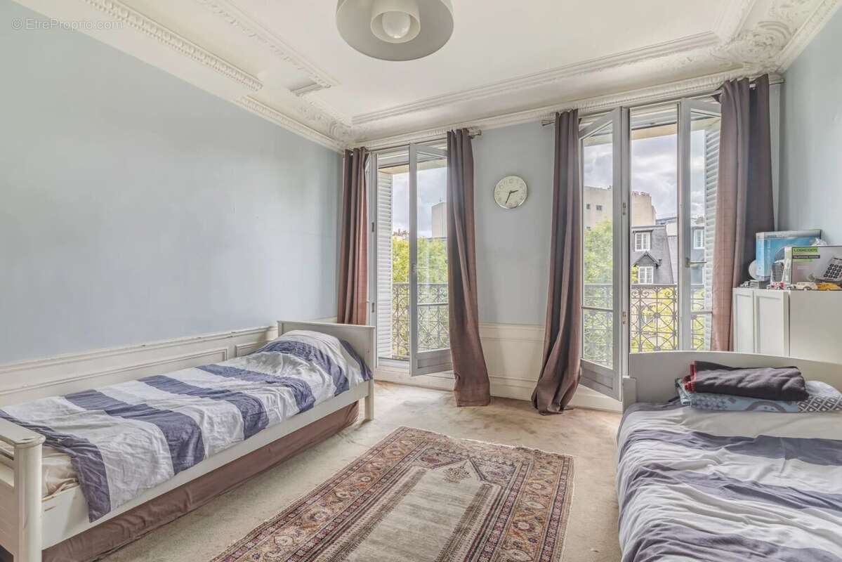 Appartement à PARIS-17E