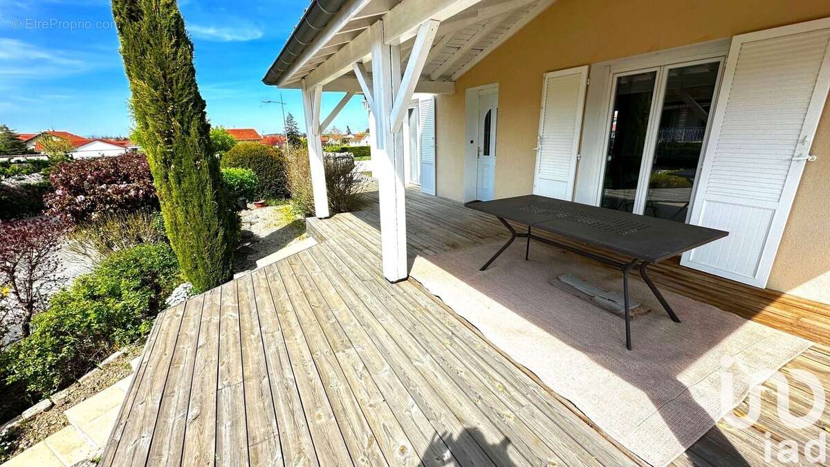 Photo 3 - Maison à SAINT-ROMAIN-LE-PUY