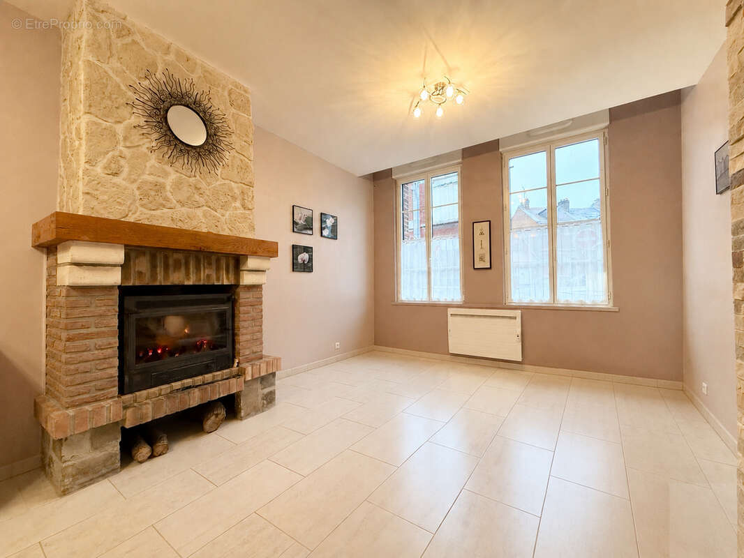 Amiens - quartier saint acheul - 4 chambres - cour - cave - photo 2