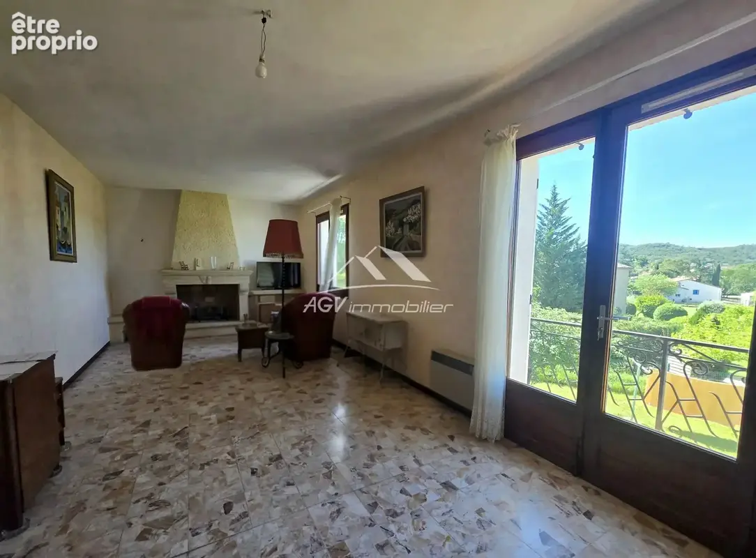 Au calme sur 1252 m² de terrain clos,165m² habitable, 2 logements - photo 3