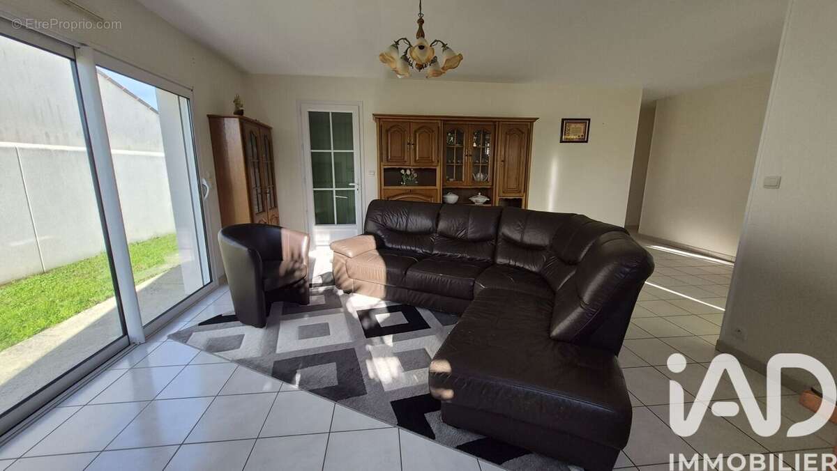 Photo 2 - Maison à ROCHEFORT