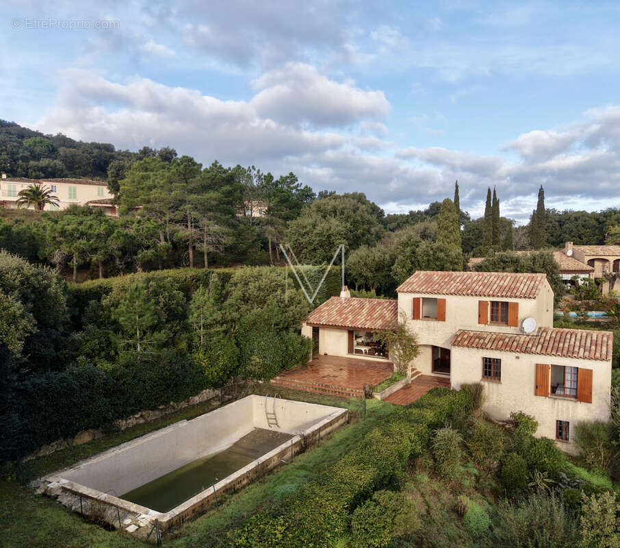 Maison de famille vue mer domaine de beauvallon a grimaud a renover - photo 12