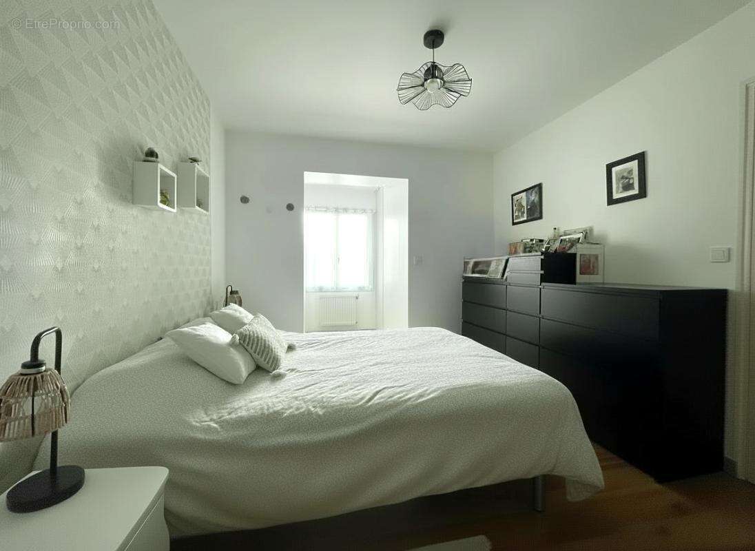 Maison à MONTFORT-SUR-MEU