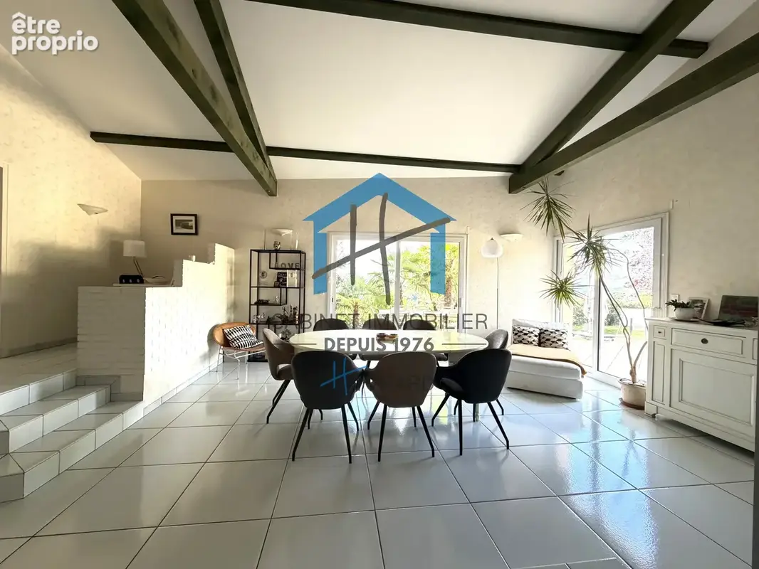 Villa type 7 de 210 m2 avec piscine LA FOUILLOUSE - ECULIEU - photo 10