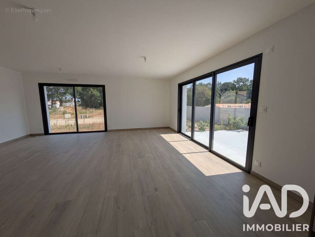 Maison 97 m² à Challans  - photo 5