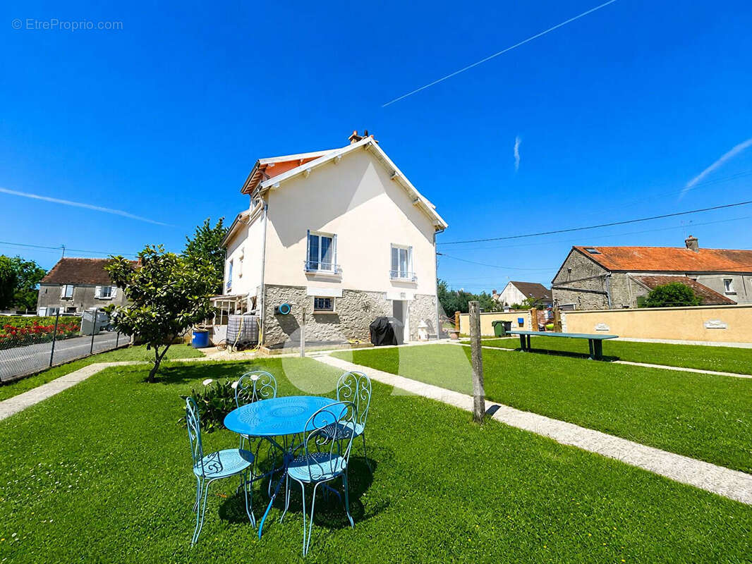 Maison à CHOISY-EN-BRIE