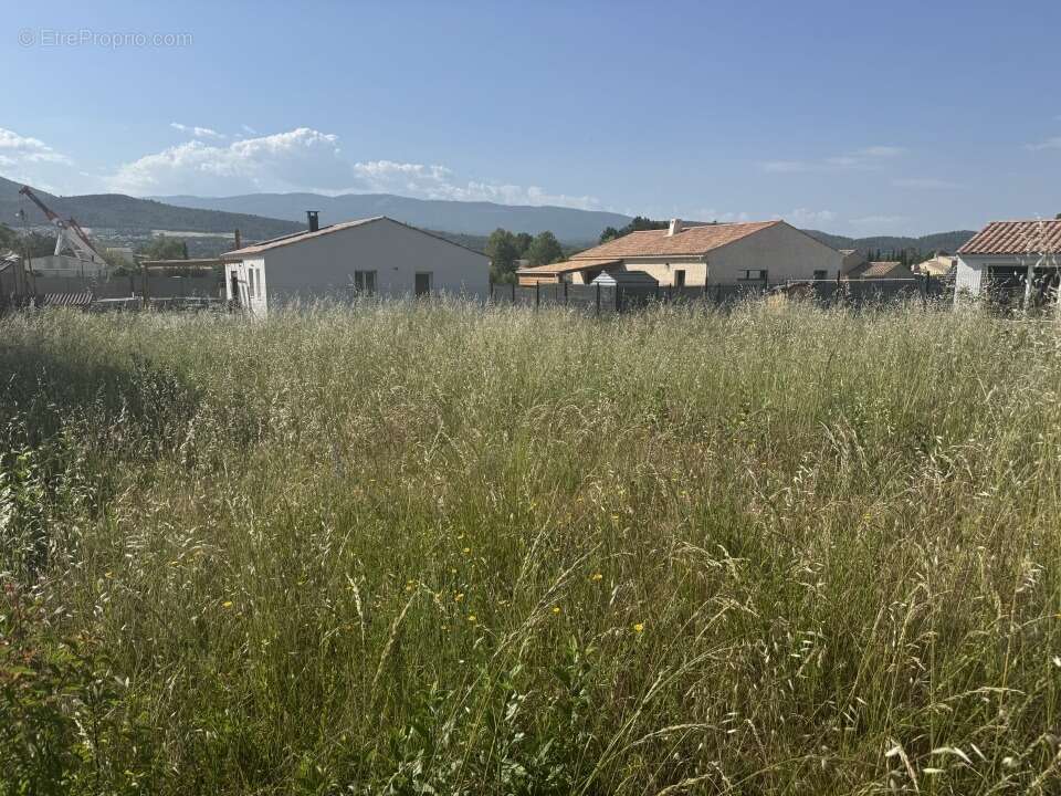 Terrain 843 m² à Les Mees  - photo 3
