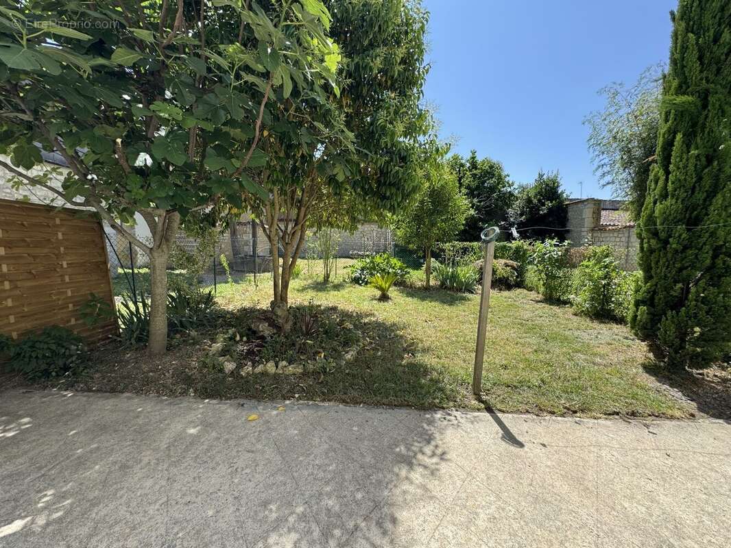 Appartement à SAINT-JEAN-D&#039;ANGELY