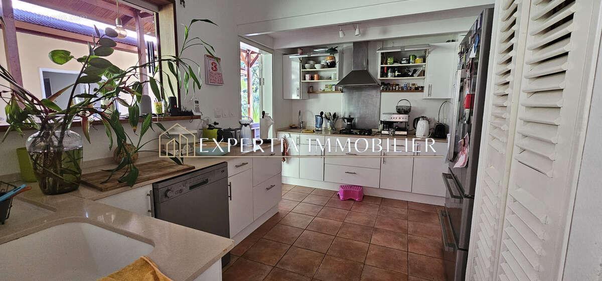 Maison à REMIRE-MONTJOLY